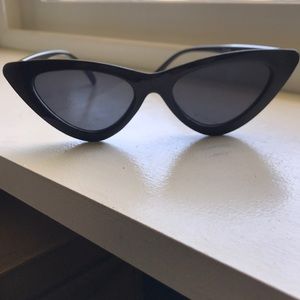 Cool black cat eye sunnies